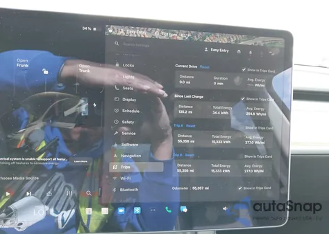 2022 Tesla Model Y Long Range Dual Motor All-Wheel Drive z USA, uszkodzony, nr VIN 7SAYGDEE6NF363179